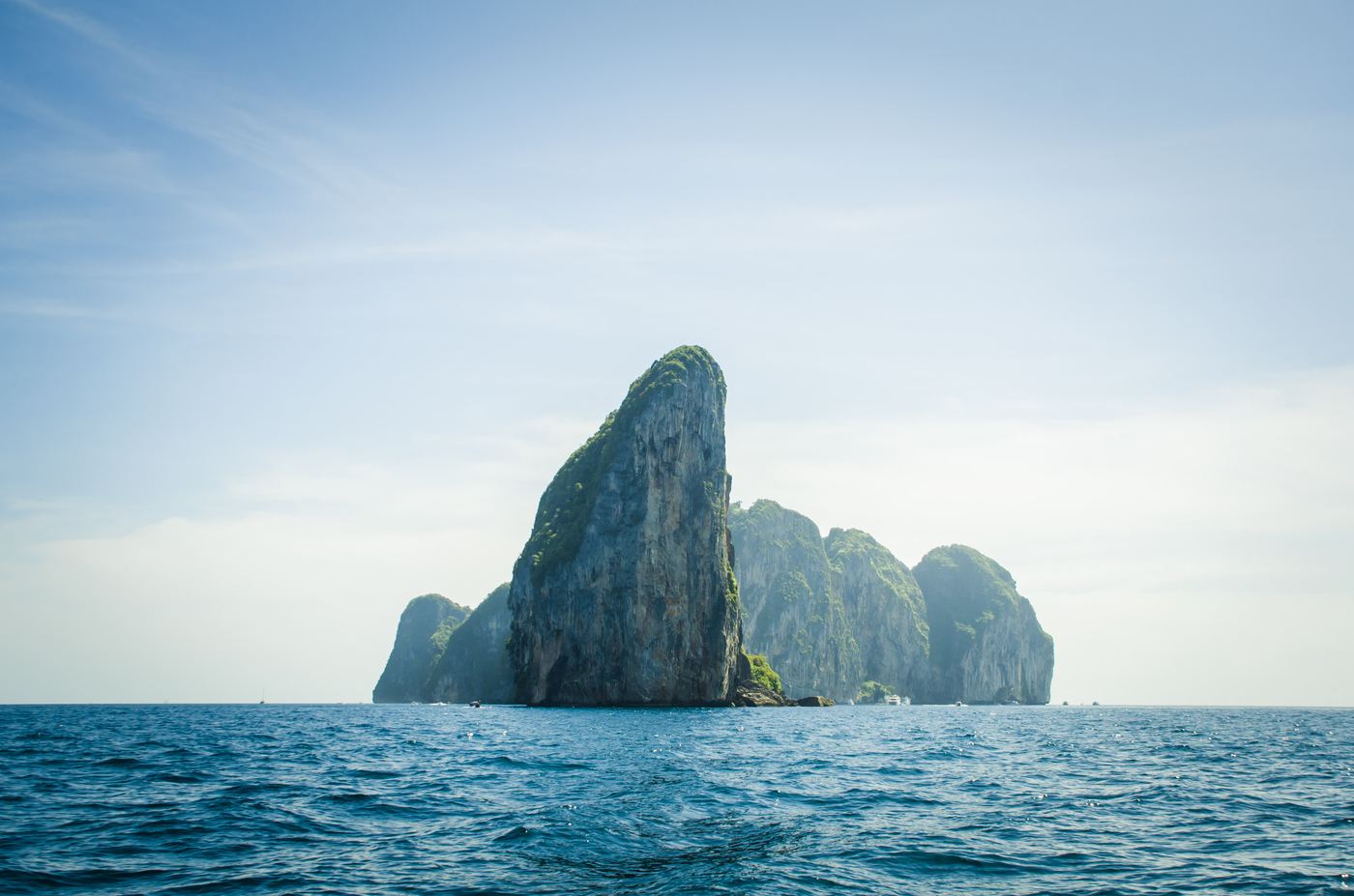 Krabi açıklarında kireçtaşı ada